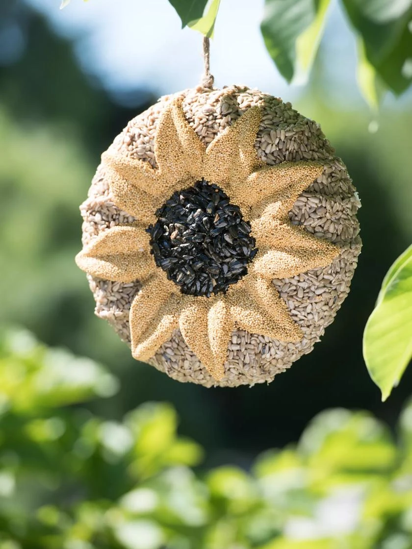 Songbird Tweets® Sunflower Wreath - Image 3